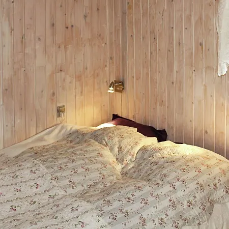 Two-bedroom Holiday In 4 * Strøby Ladeplads