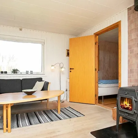 Two-bedroom Holiday In 4 Strøby Ladeplads
