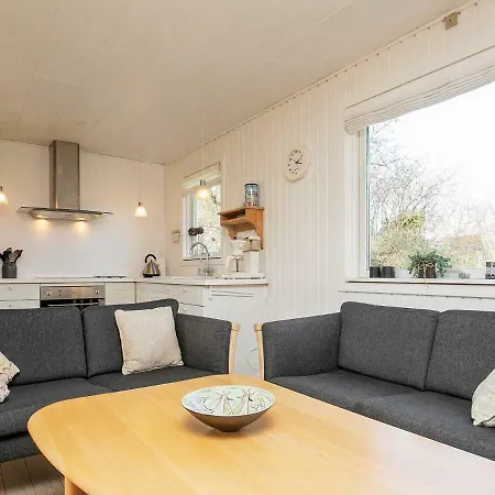 Two-bedroom Holiday In 4 Nyaraló Strøby Ladeplads