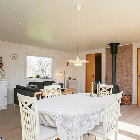 Two-bedroom Holiday In 4 * Strøby Ladeplads